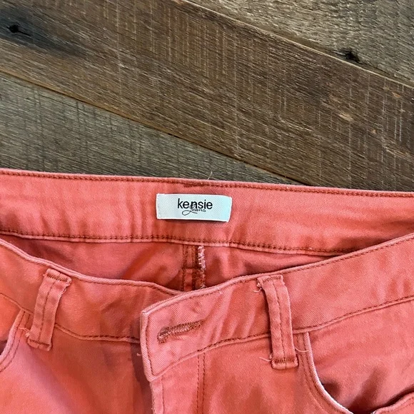 Capris - Picture 2 of 4